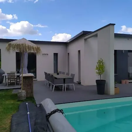 Villa Maison Tout Confort Avec Piscine Chauffee. Sainte-Pazanne