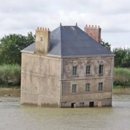 Maison Tout Confort Avec Piscine Chauffee. Villa Sainte-Pazanne
